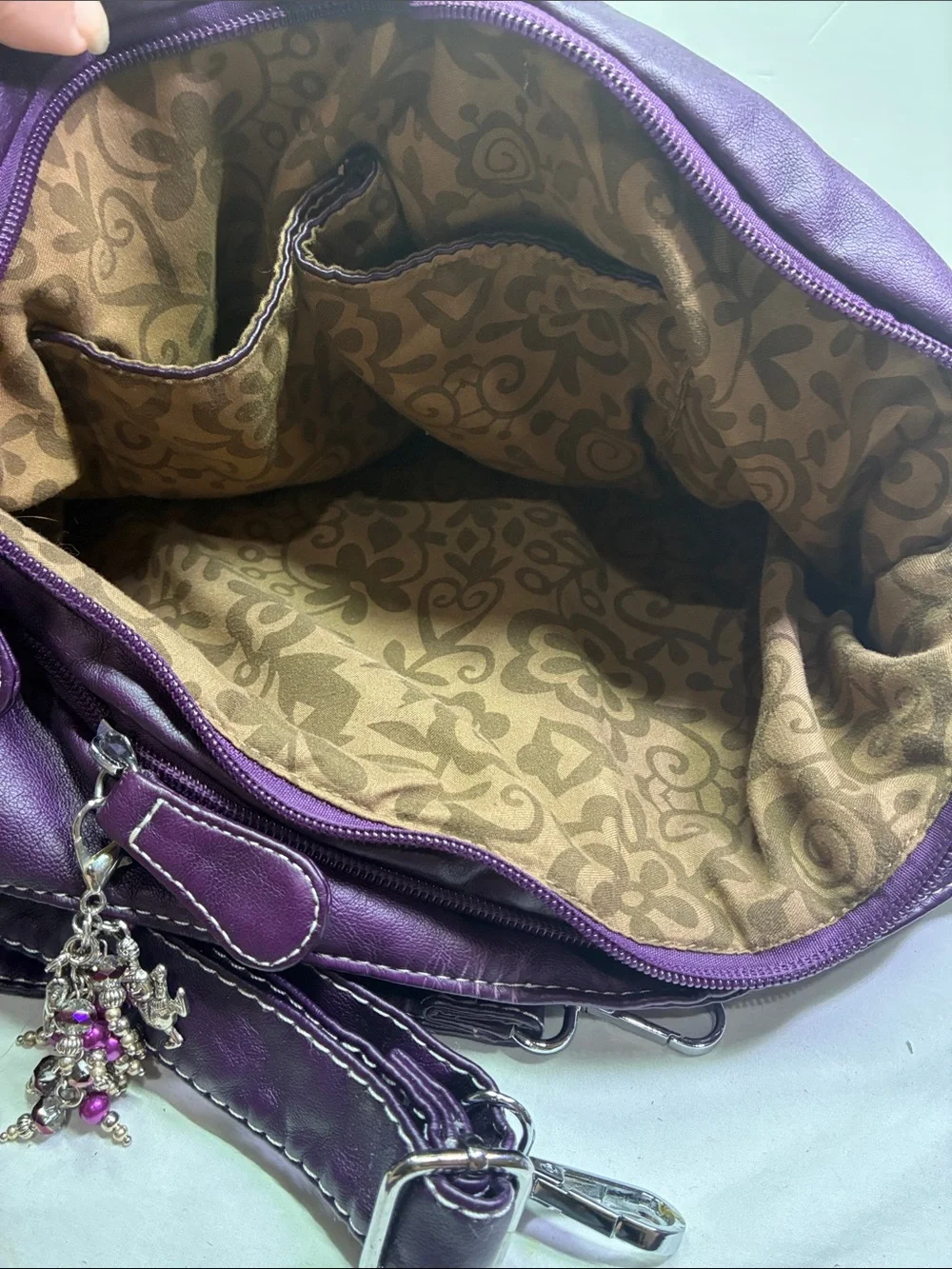 Angel Kiss 2 Top Zipper, Multi pocket Handbag Purse, Adjustable Straps - Picture 8 of 14